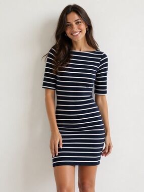 Beautiful dress ideal for summer!! Navy blue with white stripes!